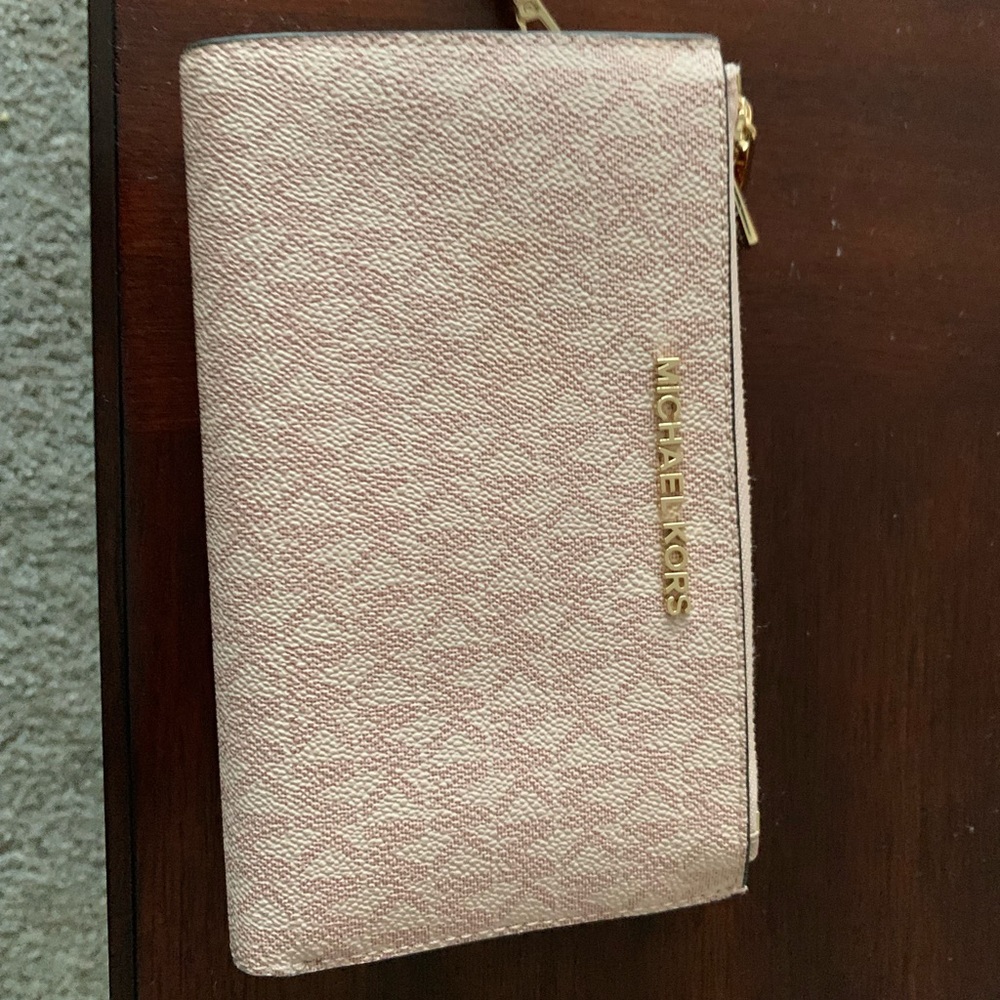 Michael Kors Wristlet